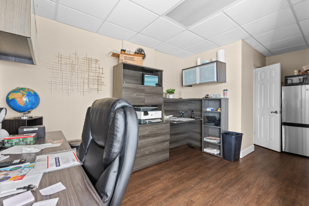 A photo inside unit 207 a 600 square foot space for least at Perrone Twin Rivers located at 76 East Merritt Island Causeway in Merritt Island, Florida.